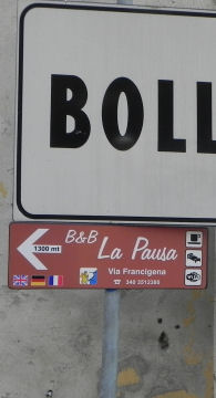 Cartello a Bollengo e insegna B&B VF (29549 bytes)